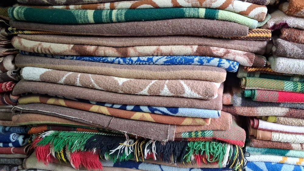 Зимни Одеяла 300бр Зимни 200 бр.вълнени и 100 бр.летни памучни