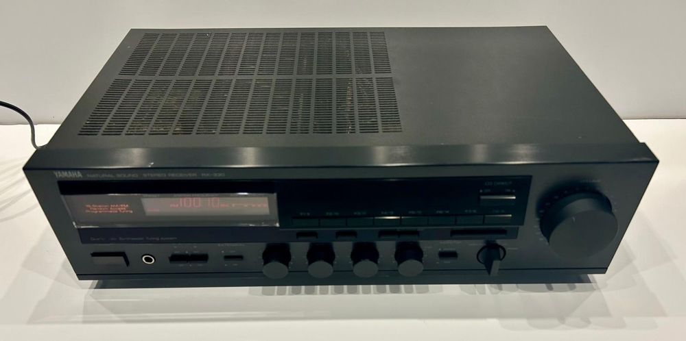 Vand amplificator Yamaha RX 330
Specificații