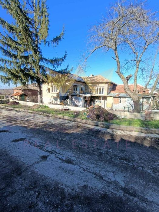 Продава се Къща в с. Червенци, Област Варна - 150 кв.м за 147 €/кв.м - Снимка #2