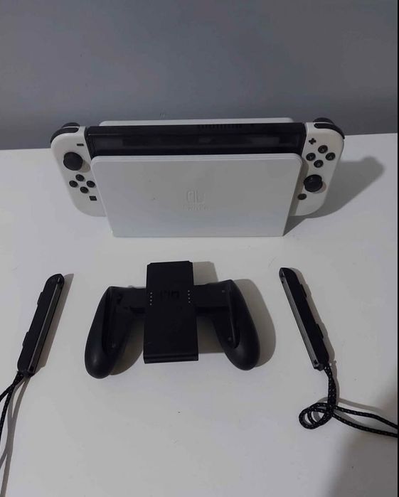 Nintendo Switch OLED 64gb с аксесоари