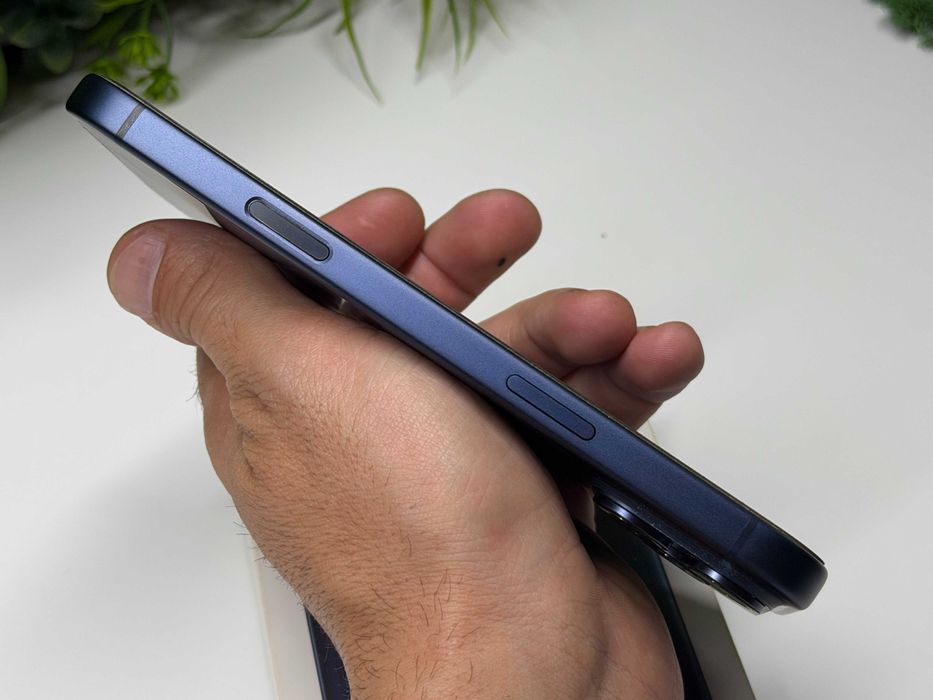 iPhone 17 Pro Max 256GB 3г Гаранция Blue