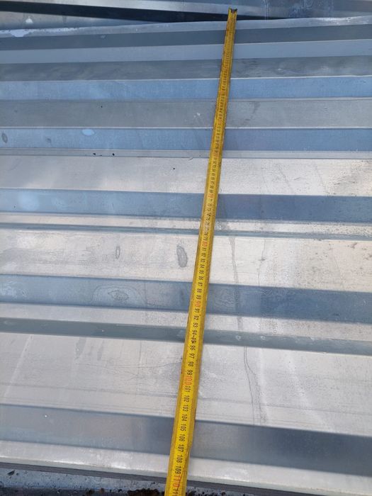 Vând tabla cutata cuta h 35 avem diferte grosimi 
Latimea de un 1 metr