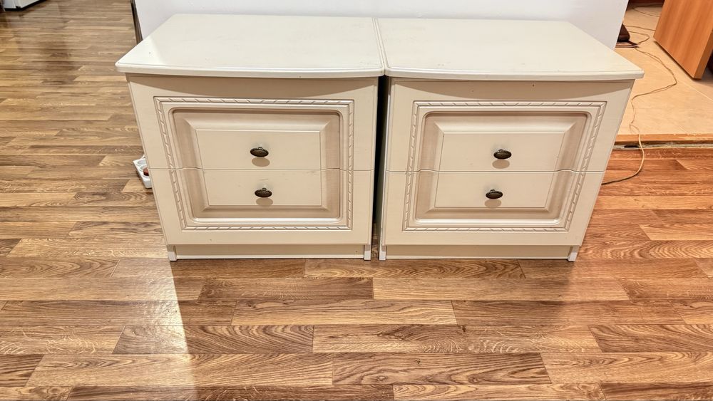 Тумбочка екеуі 10 мын тг.