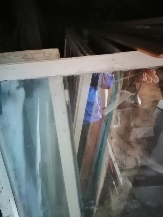 Продам рамы и оконные блоки