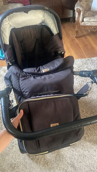 Срочно продам детскую коляску 2в 1