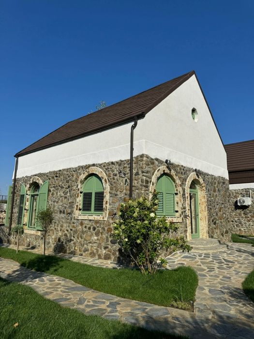 Piatra naturala de munte rezistentă la trafic greu, Executam cascade, grătare, foișoare, iazuri, garduri, zidări, in toata țara