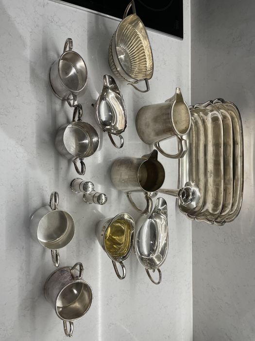 Сребърни/посребрени съдове чайник,канички,свещник бронз