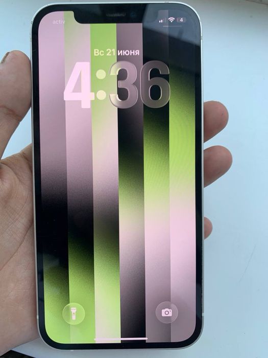 Продам iPhone 12