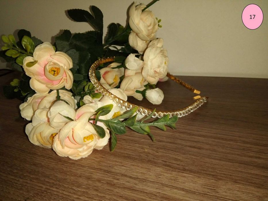 Диадеми с перли 4 €