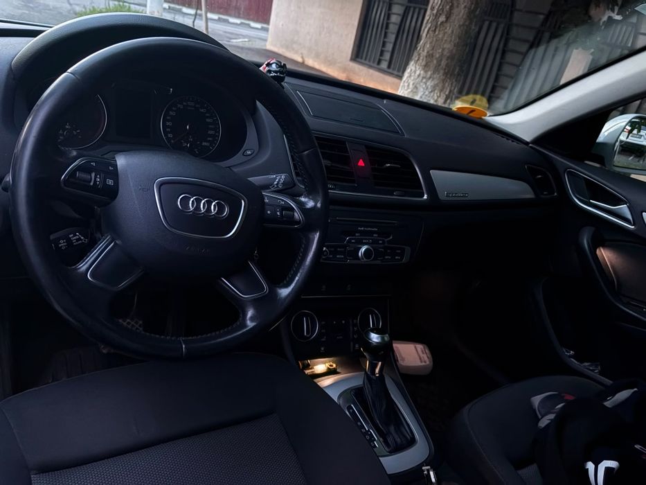 Audi Q3 SLine 2.0tdi 184CP automat