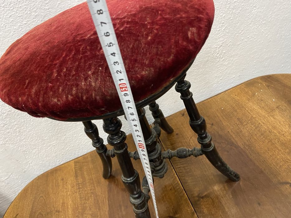 Стара френска табуретка на винт стом на винт