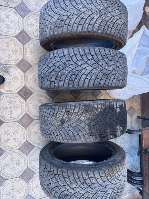Шины зимние 235/45/18