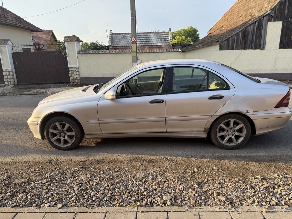 Mercedes Benz C200