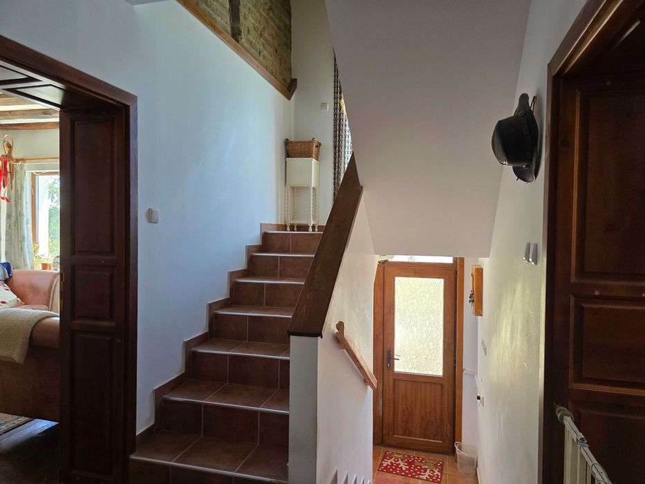 Реновирана къща  с гледка   в с. Гостилица / област Габрово