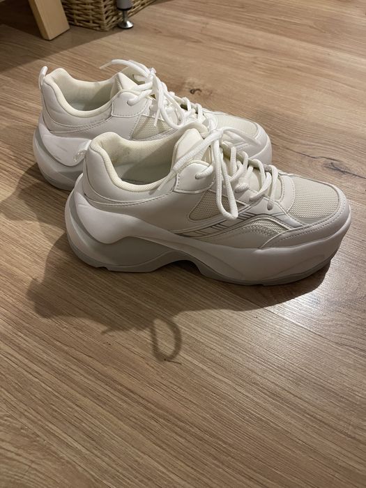 Бели маратонки/кецове Zara на платформа