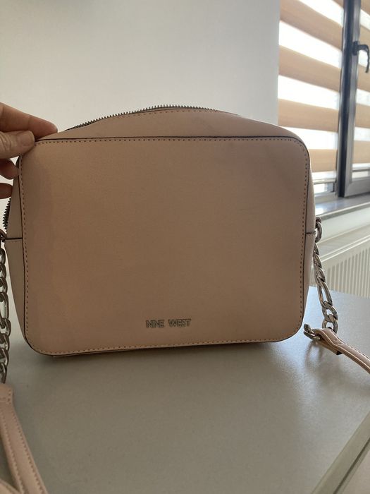 Дамска чанта nine west