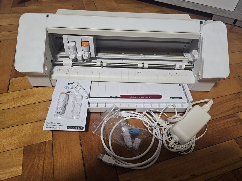 Silhouette Cameo 4
