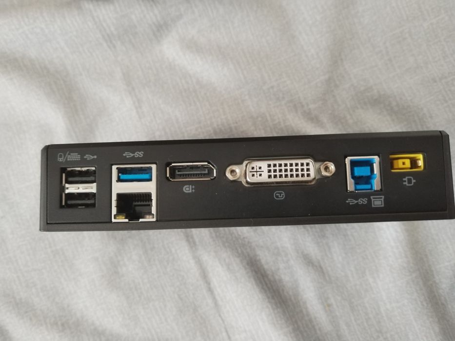 Vând dock leonovo nou