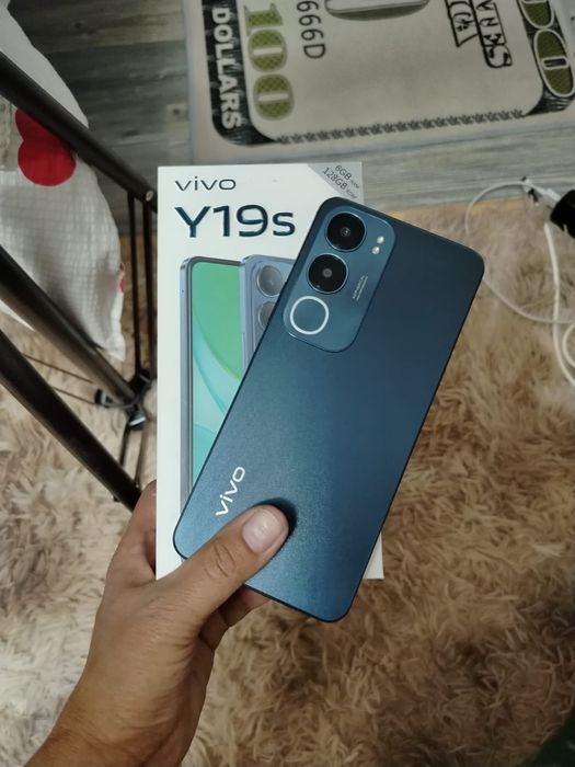 Продаётся телефон