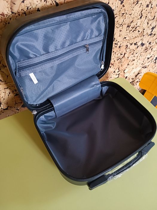 Чемодан для ручной клади