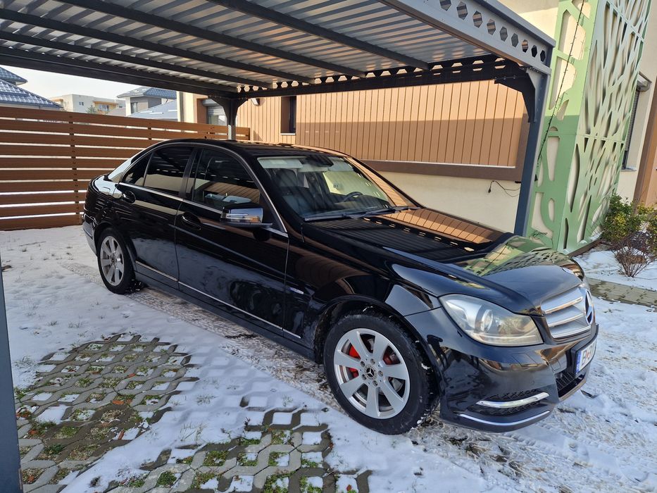 Vând mercedes c class w204 an 2012 facelift  ful led