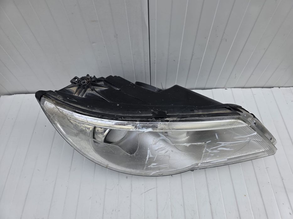 Far dreapta VW Tiguan bi-xenon adaptiv original Cod 5N1941032 T