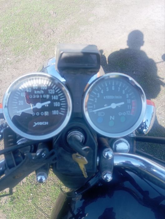 Продам мотоцикл 200 кубов