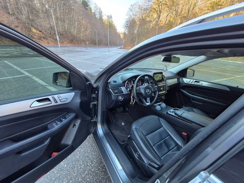 Vând Mercedes GLE 250