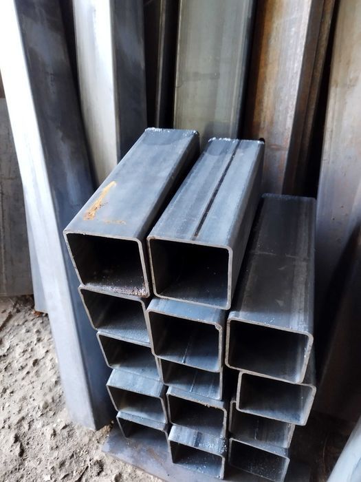 Рязане на метал на лентоотрезна машина на профили, тръби, шини, винкел