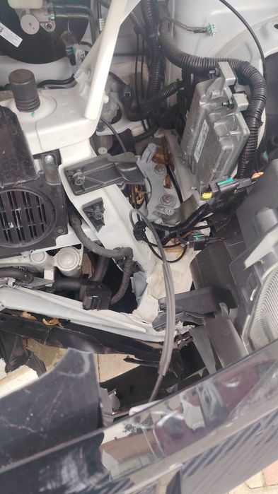 Vând Dacia Spring avariat an 2023   65 CP varianta extrem import Germania