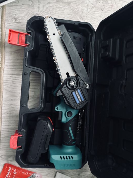 Аккумуляторная цепная пила