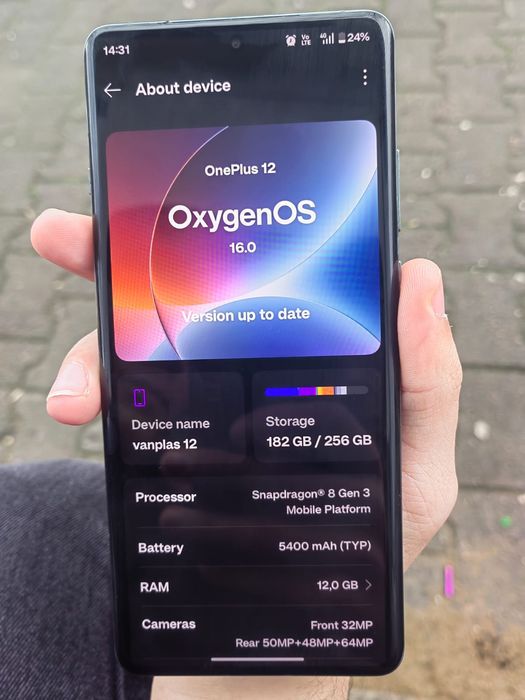 OnePlus 12 in stare impecabila