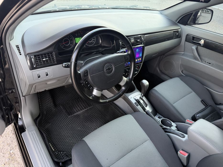 Автомабил жентра автомат