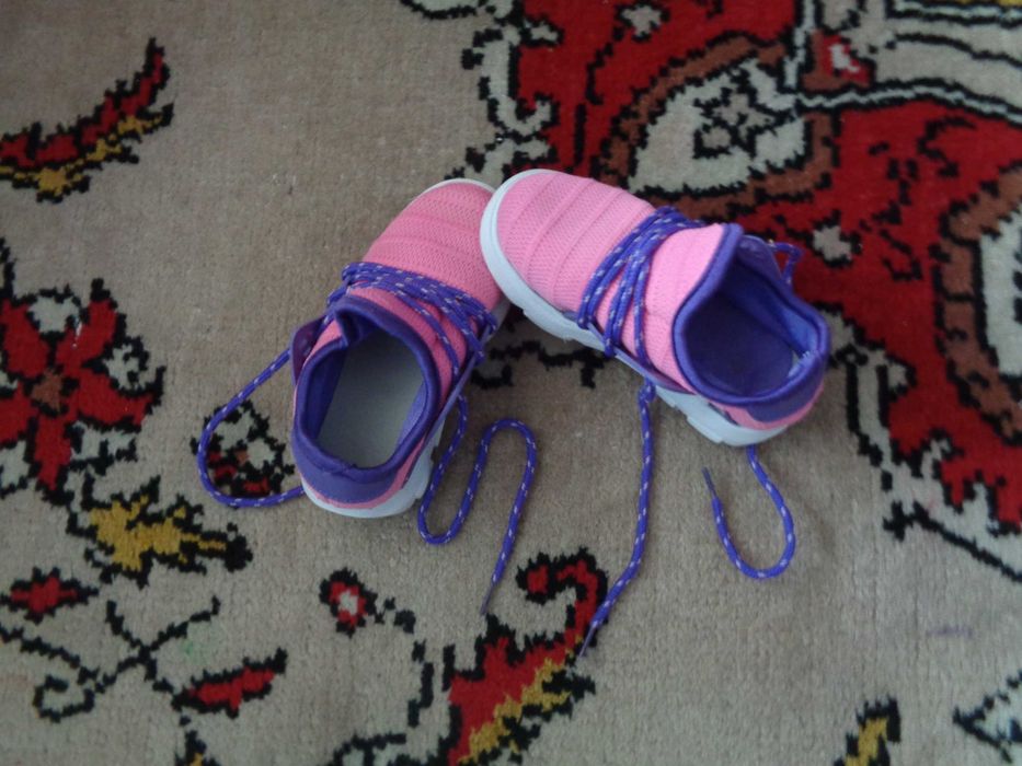 Vand adidasi fetita 5.