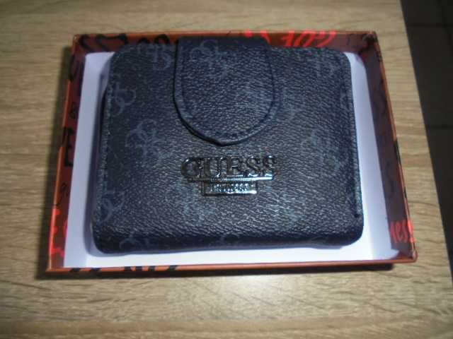 Портмонета на ''GUESS'' с кутия