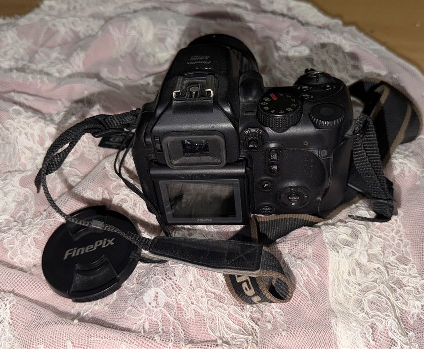 фотоаппрат FUJIFILM FinePix S9000
