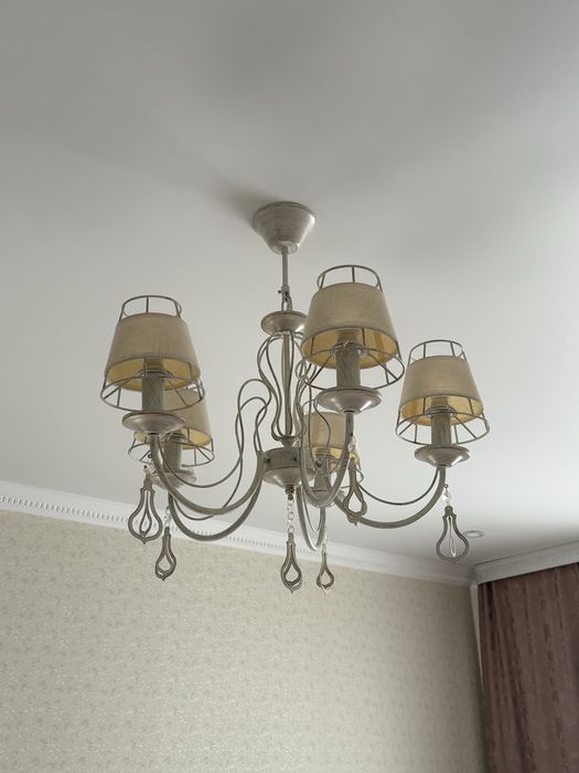 Продам люстру в хорошем состоянии