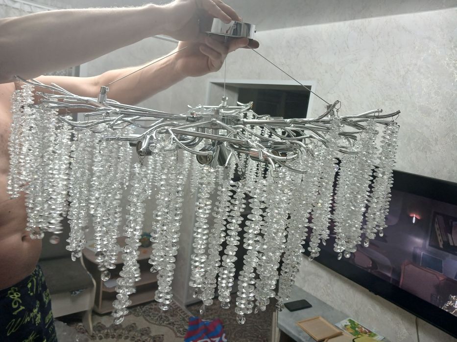 Продам люстру НОВАЯ 50000