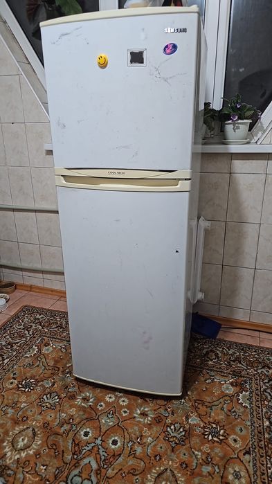 Холодильник Samsung