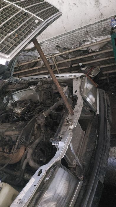 Запчасти 124 мерседес 2.3