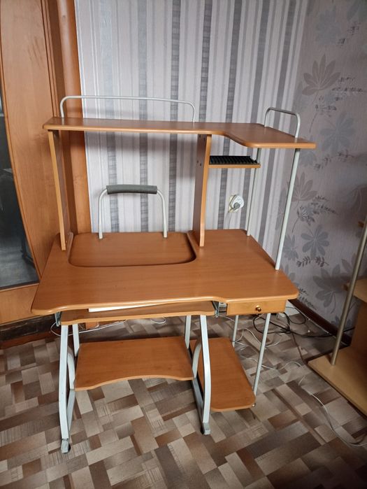 Компьютерный столик