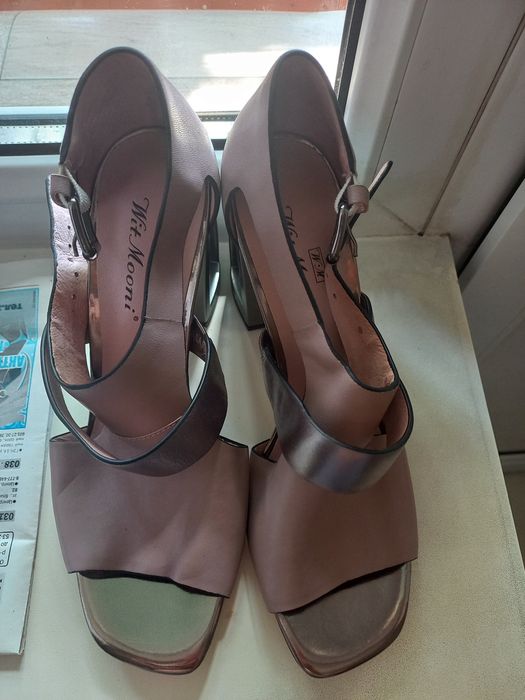 Продам басаношки женские.