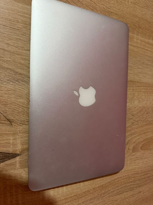 Macbook A1466 серебристый