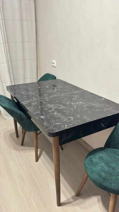 Продается кухонный стол