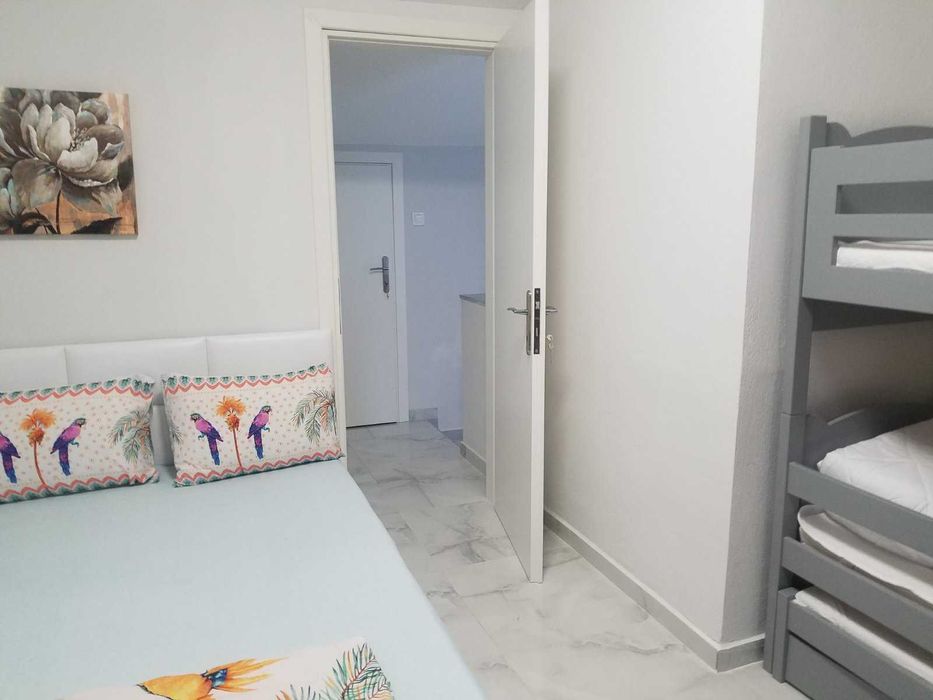 Продава нова лукс къща 72 м2 двор 557 м2 в Паралия Каряни, Гърция