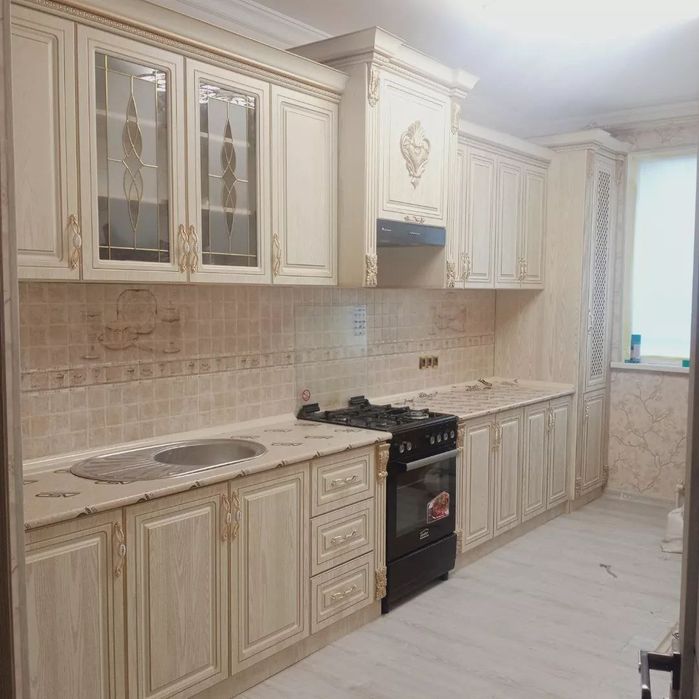 Kirashinni kuxinni shkaf