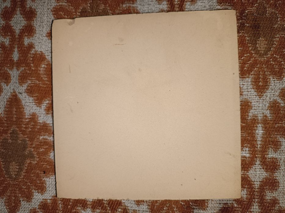 Кафел 15×15 советский на стеной и на пол  цена 2000 сум