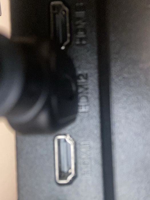 vand televizor pentru piese