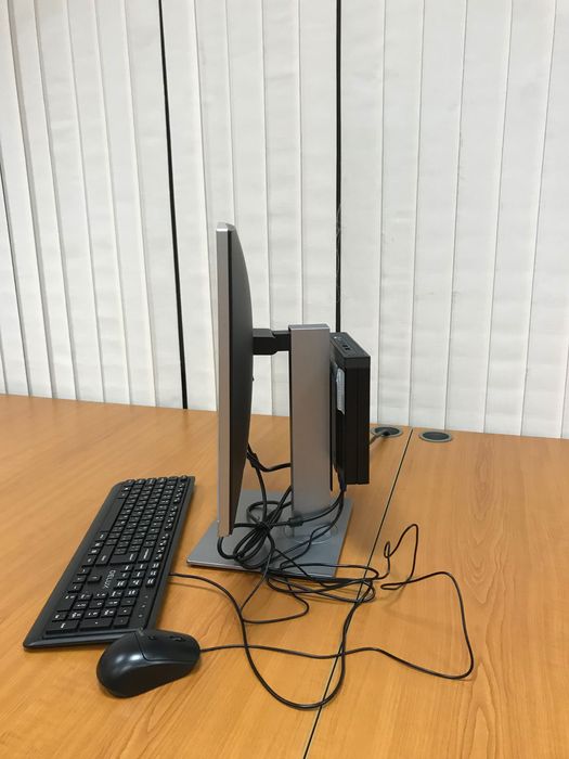 Компютър с монитор HP