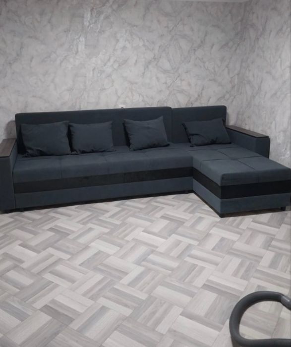 Раскладной диван с местом хранения